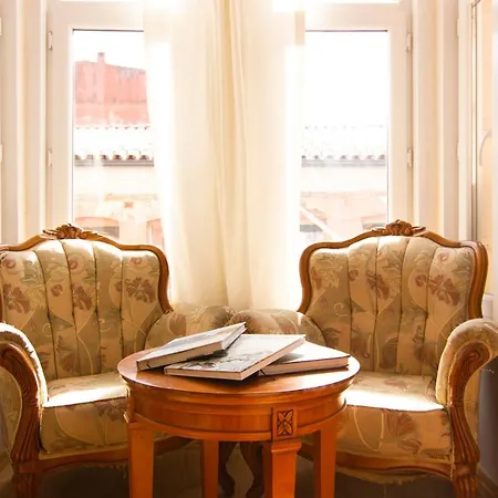 Elpida Boutique